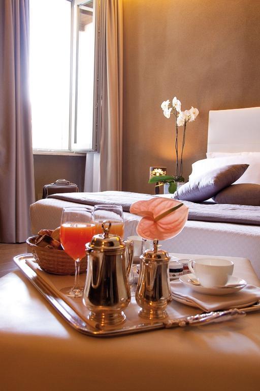 Doppel-/Zweibettzimmer mit Gartenblick