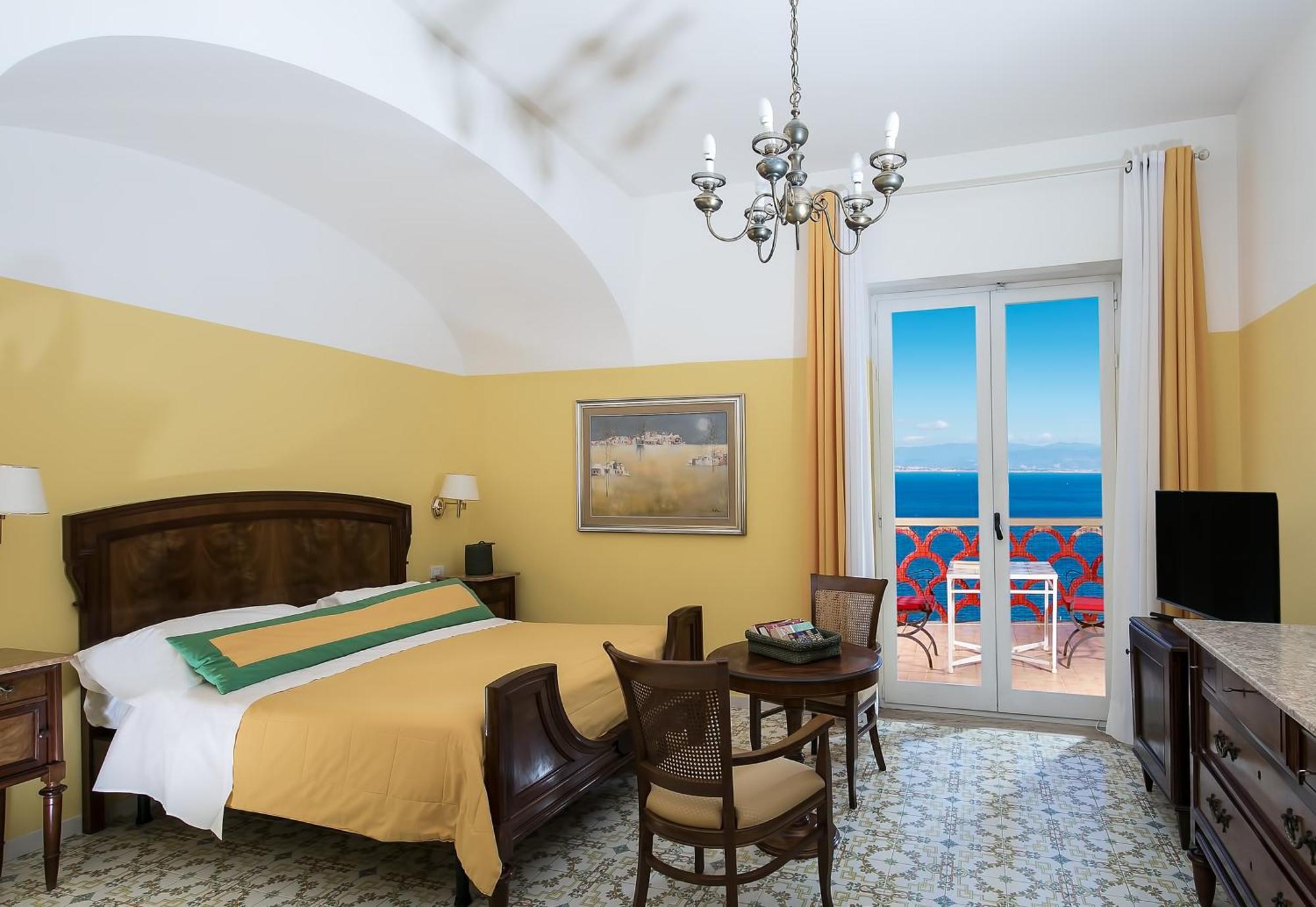 Classic Double Room with Balcony and Sea View,725166865:JPEG