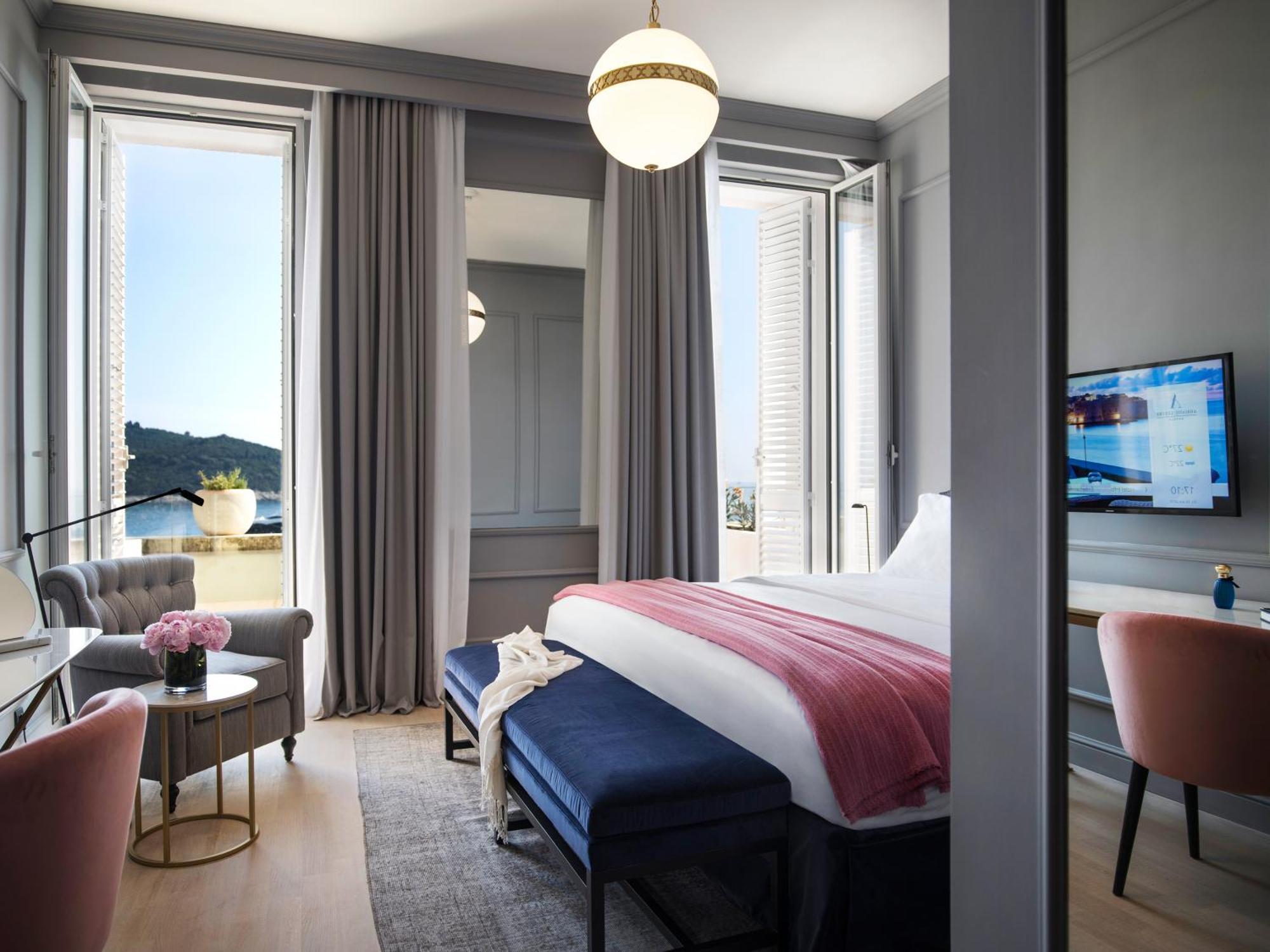 Deluxe Doppelzimmer mit Terrasse und Meerblick - Villa Odak