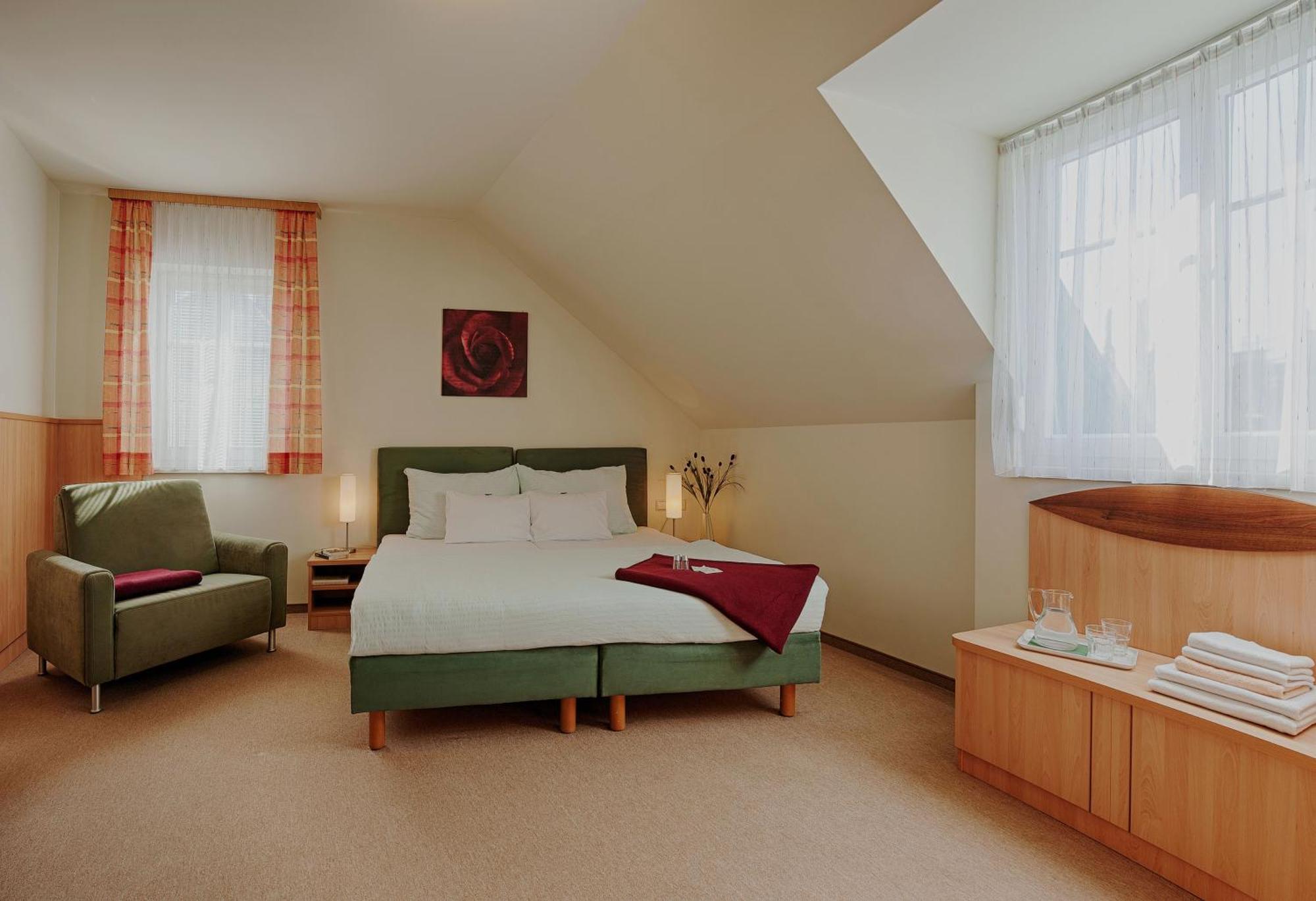 Standard Double Room,698496564:JPEG
