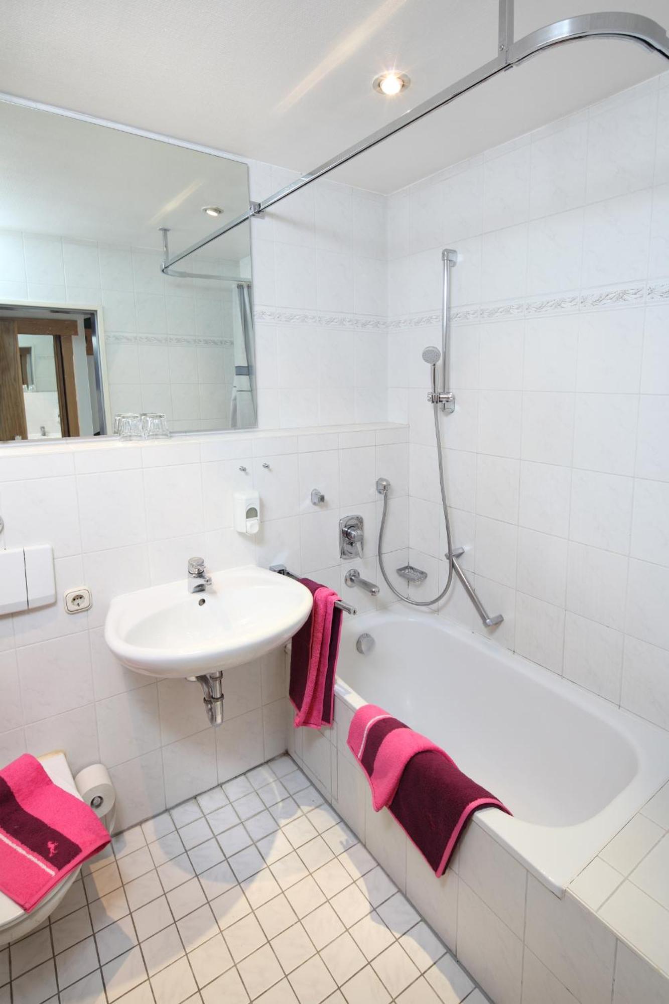 Double Room,965146096:JPEG