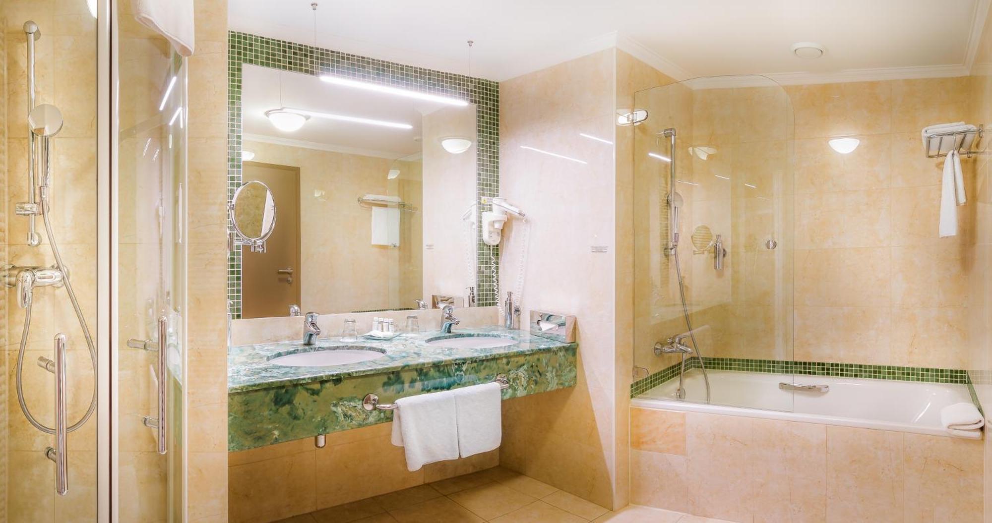 Deluxe Double or Twin room with Castle view and Terrace,706847542:JPEG