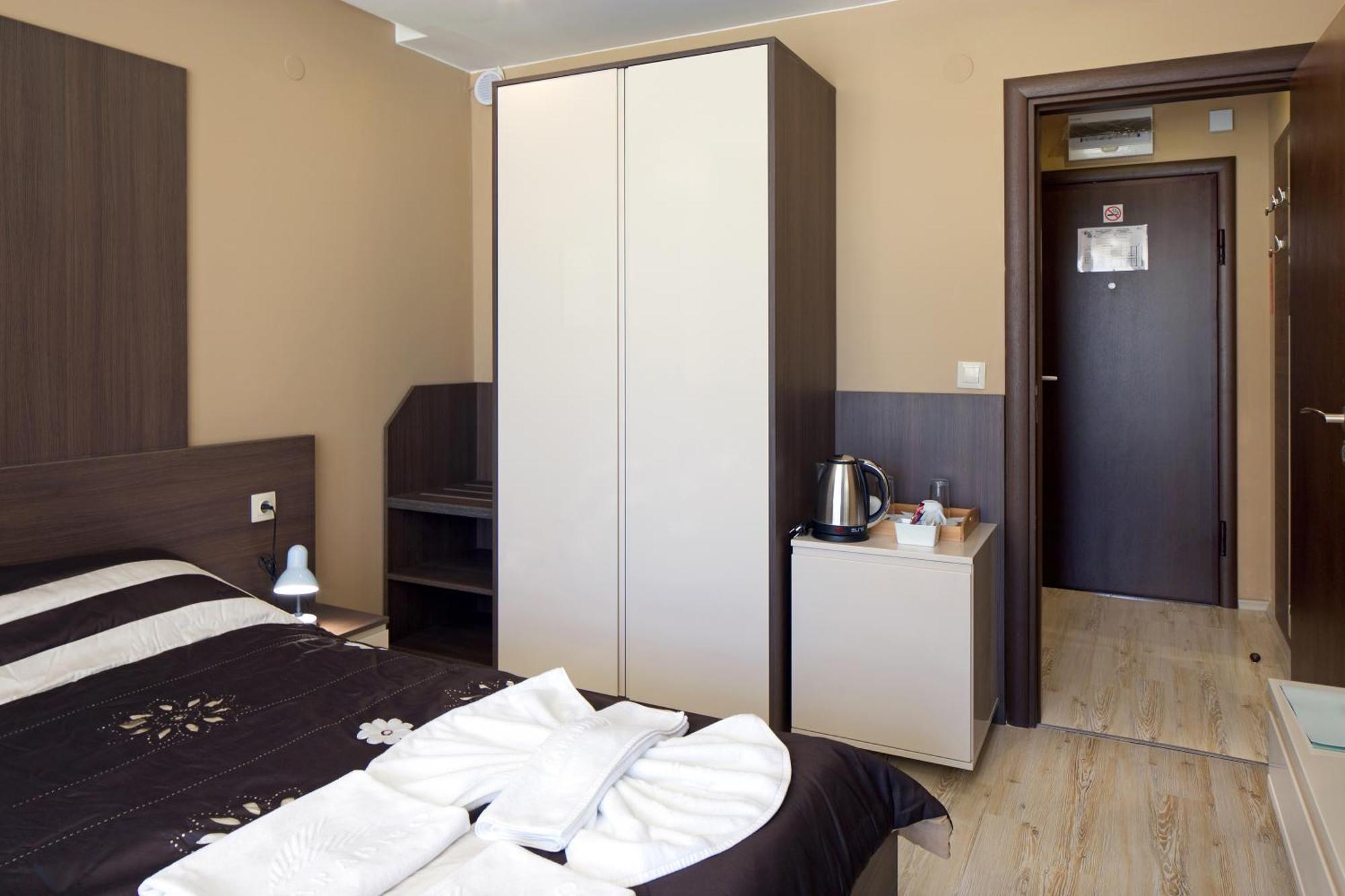 Standard King Room,1281260203:JPEG