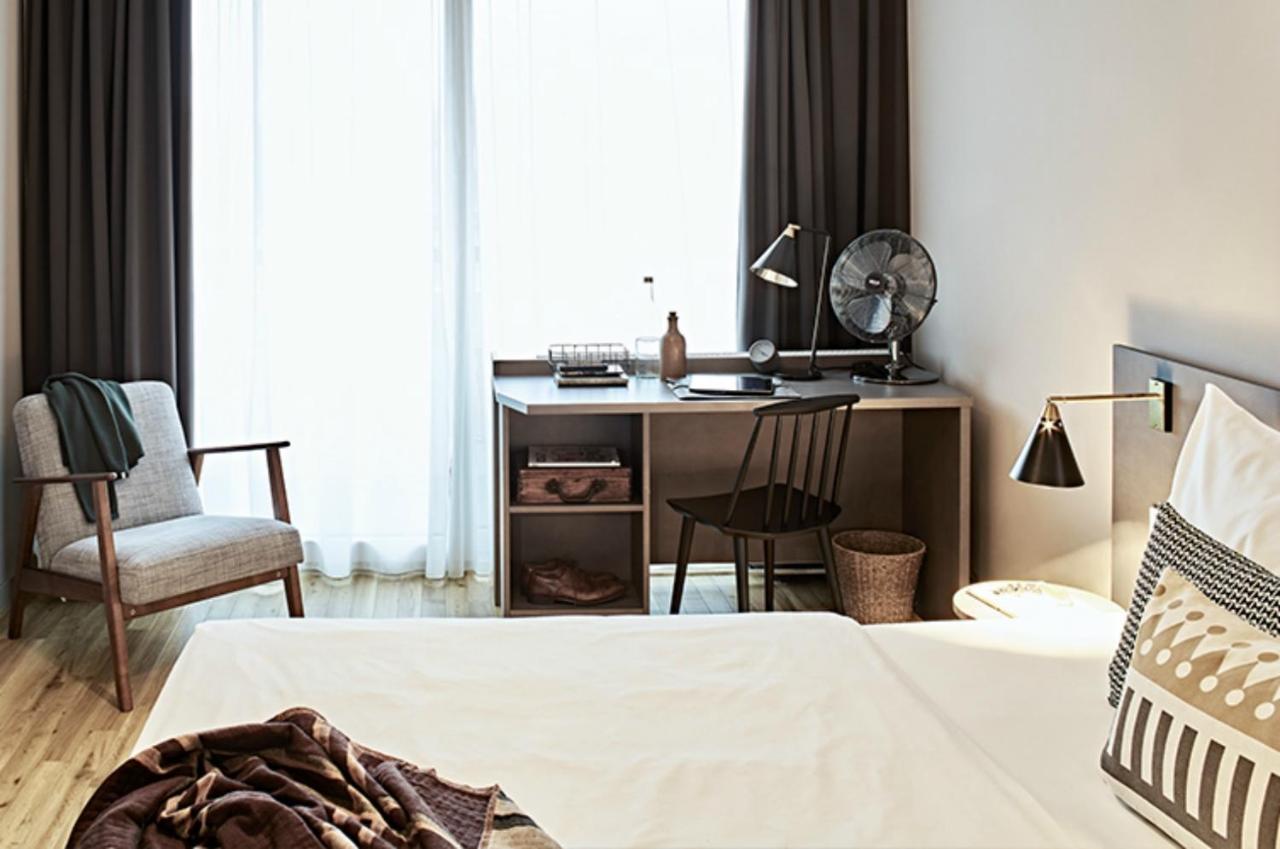 Bold Double Room,719285536:JPEG