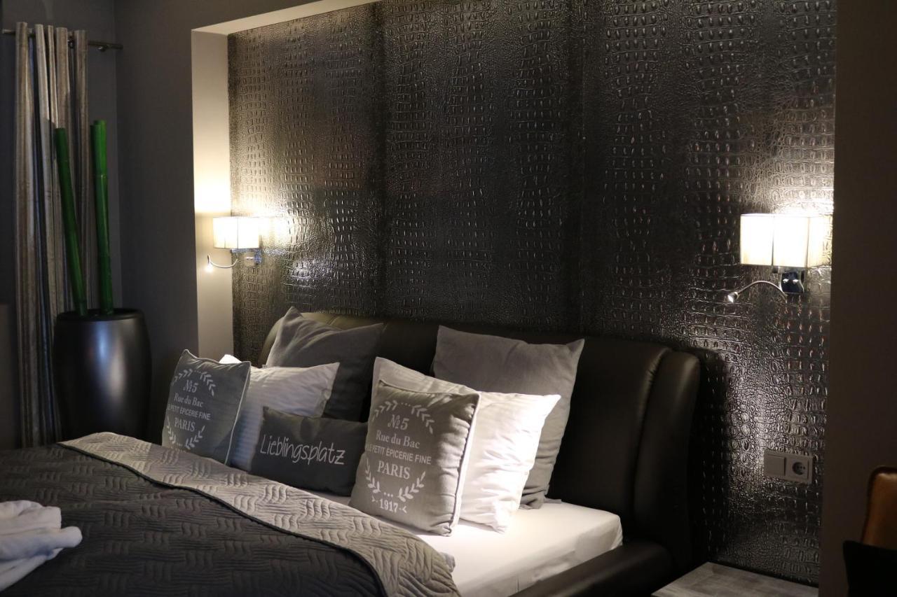 Large Double Room,1524302323:JPEG