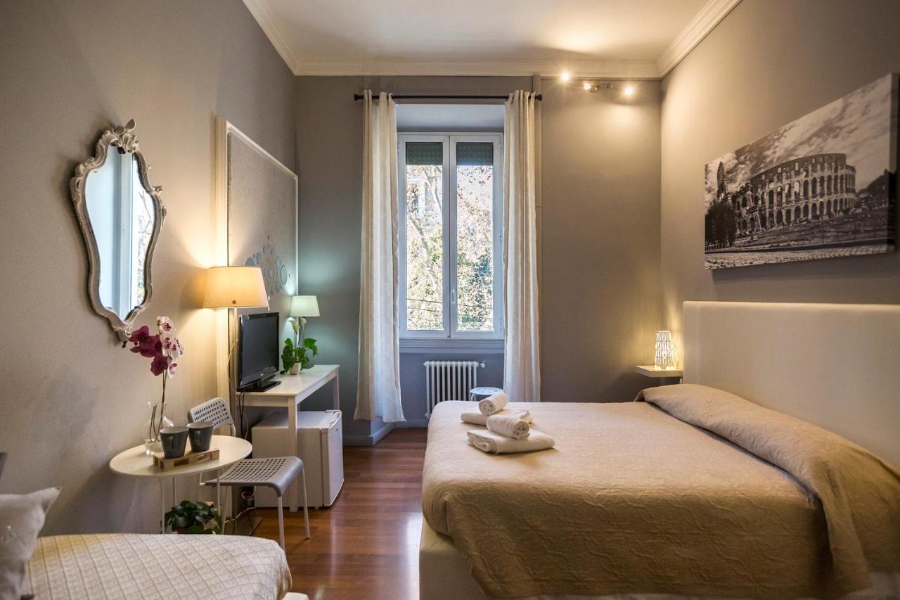 Doppel-/Zweibettzimmer mit privatem, externem Bad