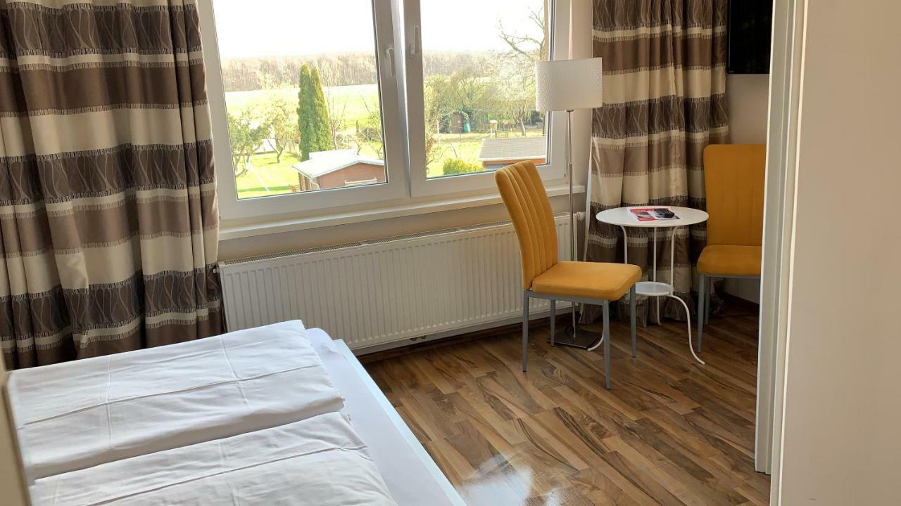 Queen Room,800227752:JPEG