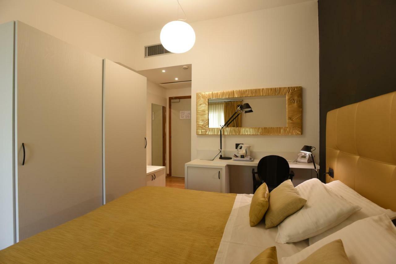 Double or Twin Room with Mountain View,804993915:JPEG