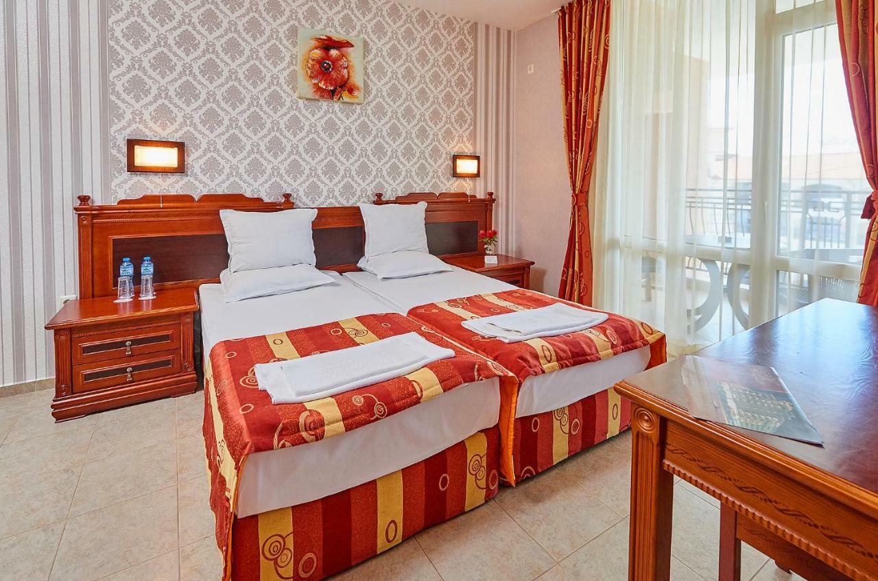 One-Bedroom Apartment (2 Adults + 2 Children),1026577435:JPEG