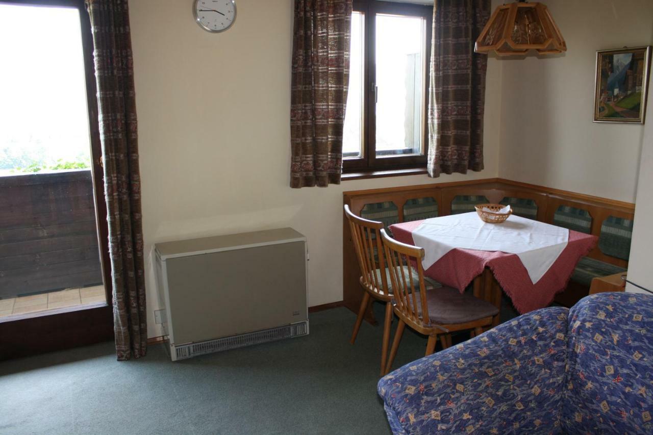 One-Bedroom Apartment,893969794:JPEG