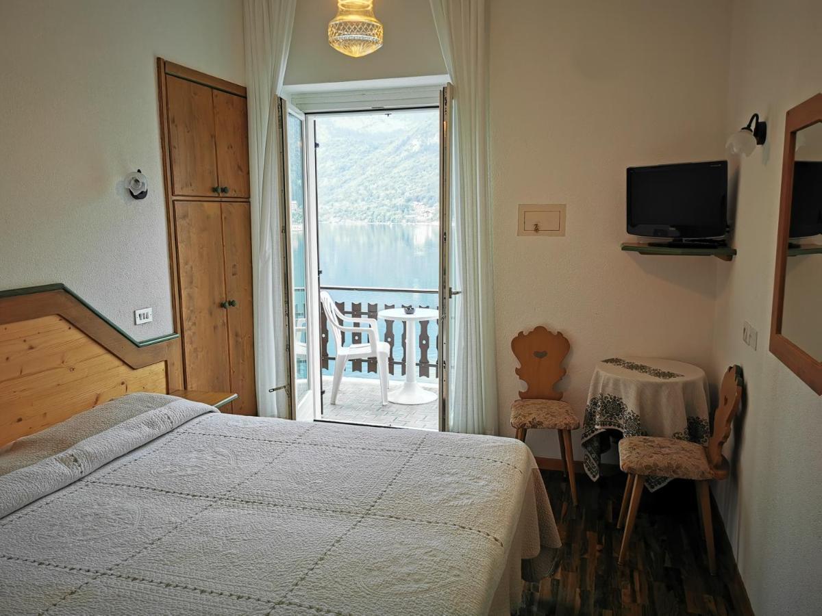 Double or Twin Room Balcony Lake Mountain View