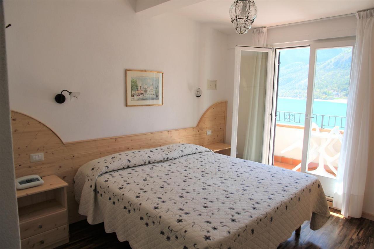 Double or Twin Room Balcony Lake Mountain View