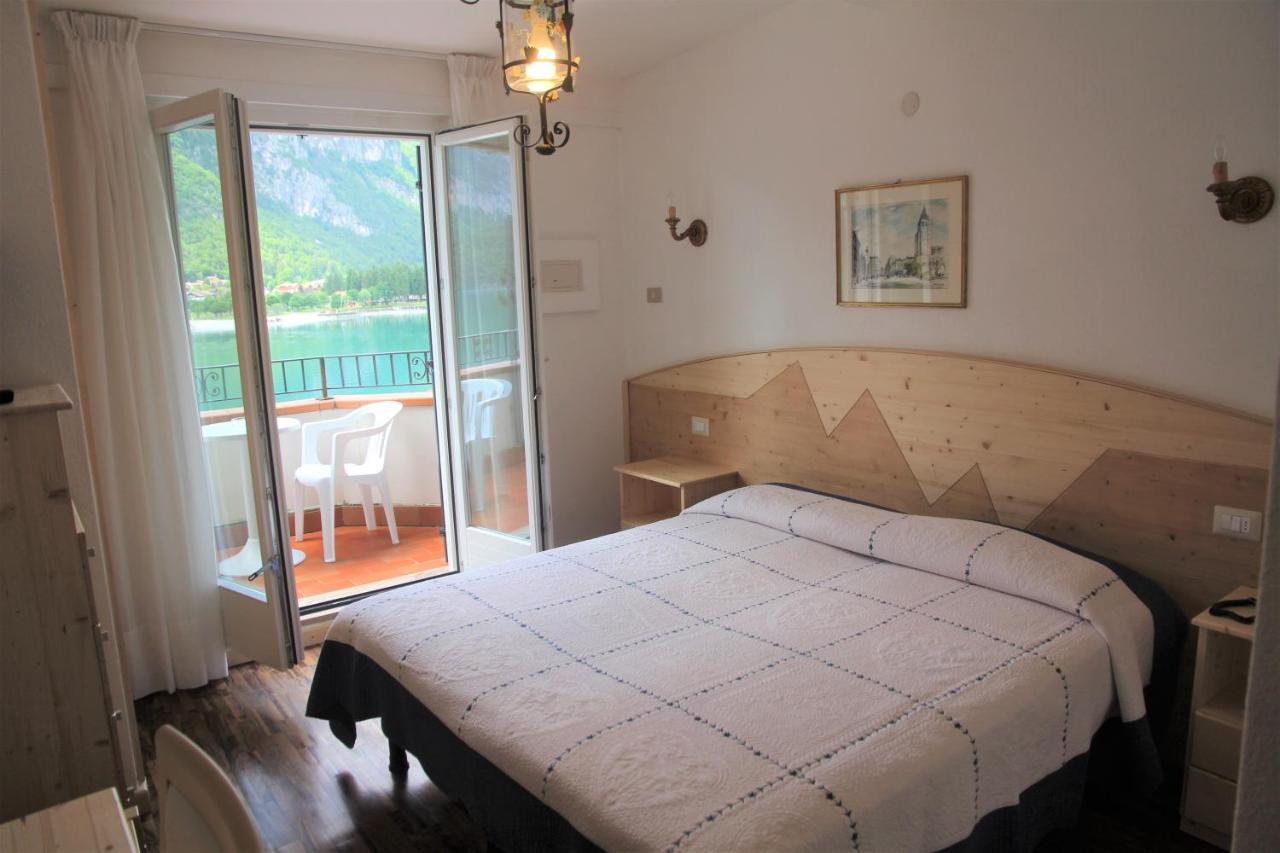 Double or Twin Room Balcony Lake Mountain View
