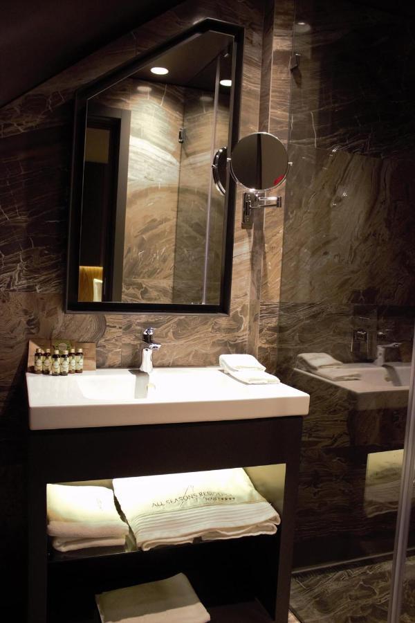 Superior Double Room with Free Parking,934067890:JPEG