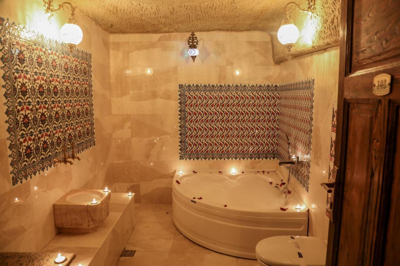 Deluxe Höhlensuite (4 Erwachsene)