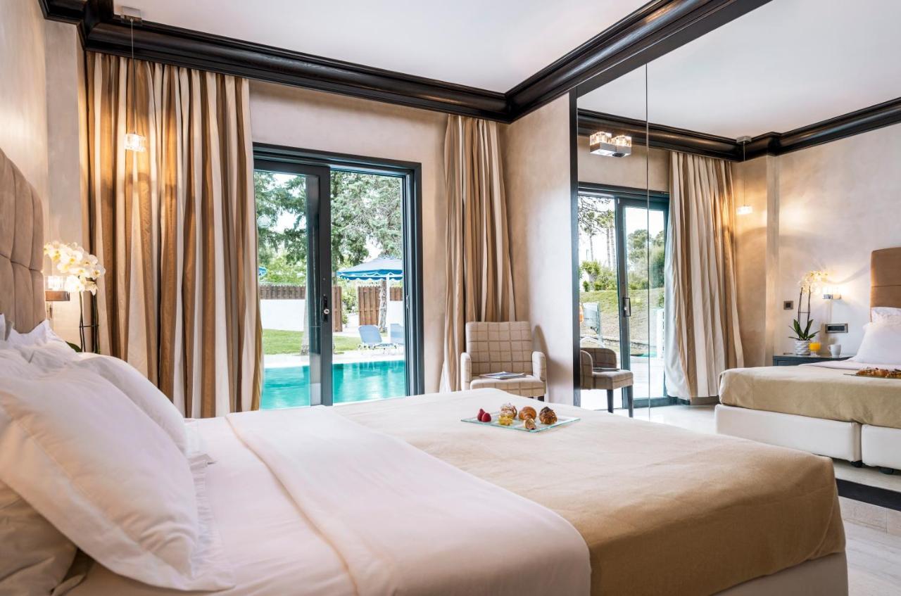 Zweibettzimmer mit Zugang zum Gemeinschaftspool