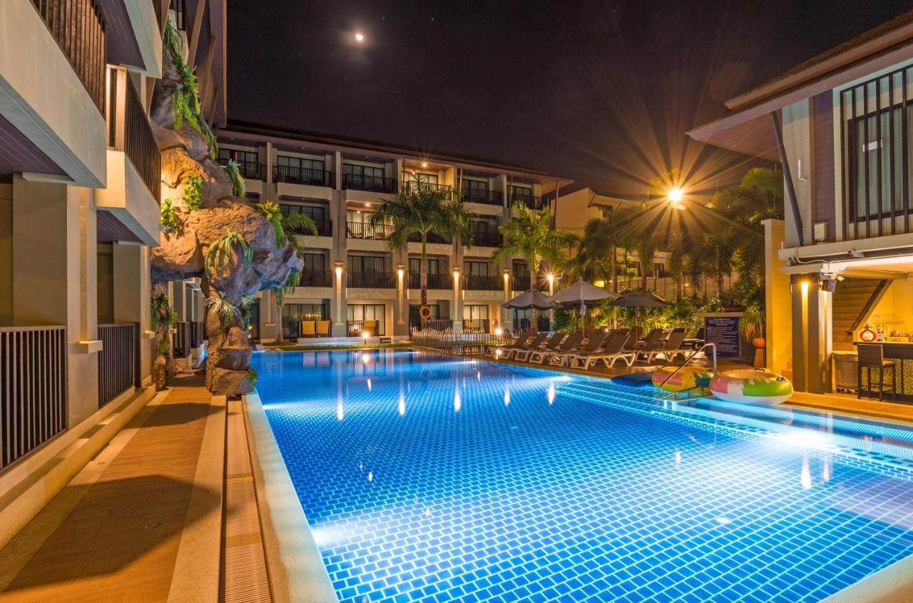 Deluxe Doppel- oder Zweibettzimmer mit Zugang zum Pool