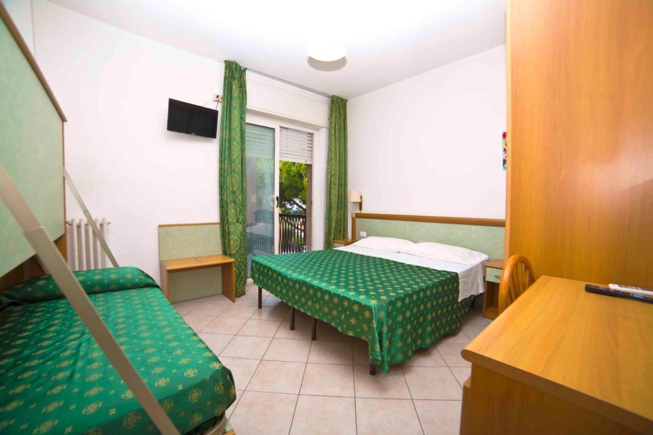 Dreibettzimmer