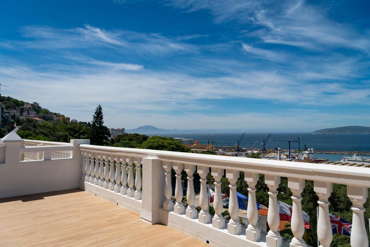 Grand Suite mit Terrasse und Meerblick