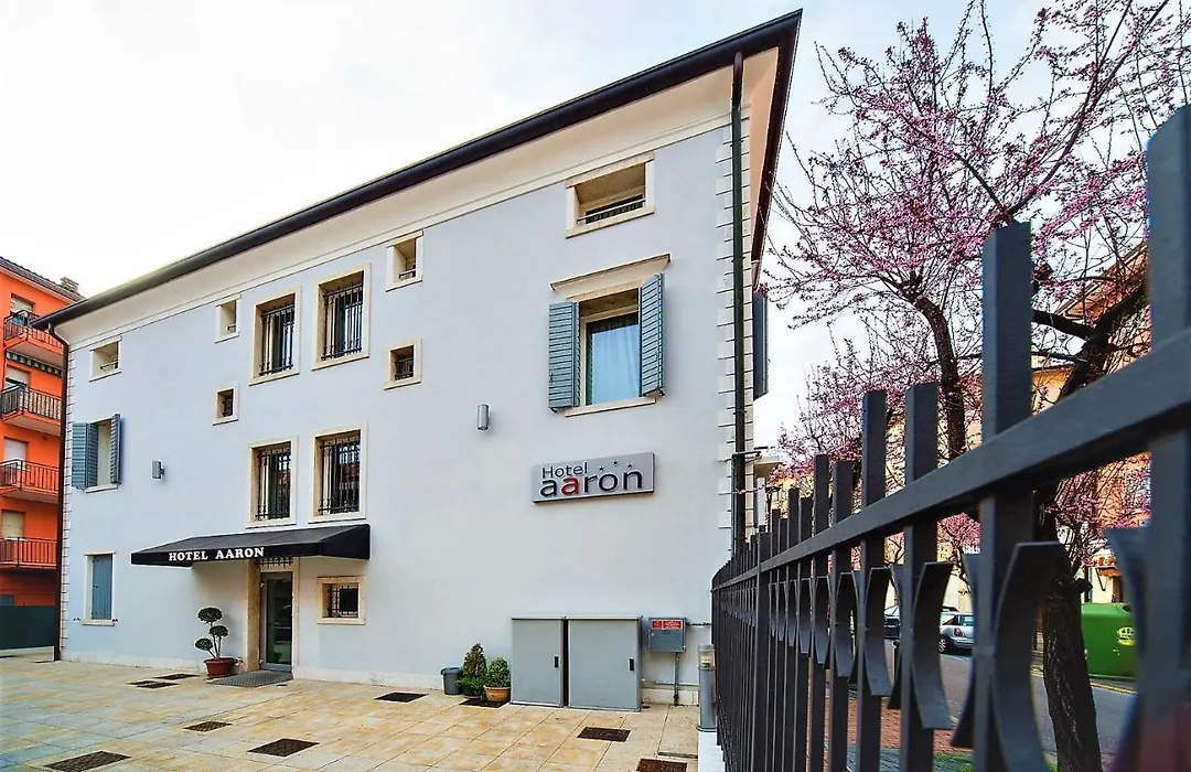 Hotel Aaron-1