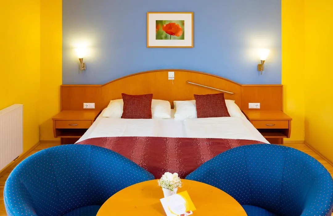 Golf&Therme Sonnenpension Frühstückshotel Burgauberg Stegersbach-1