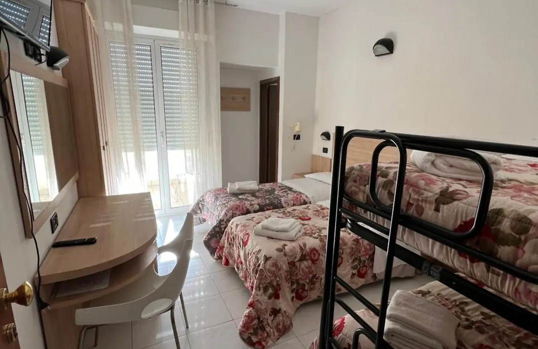 Hotel Globus-1