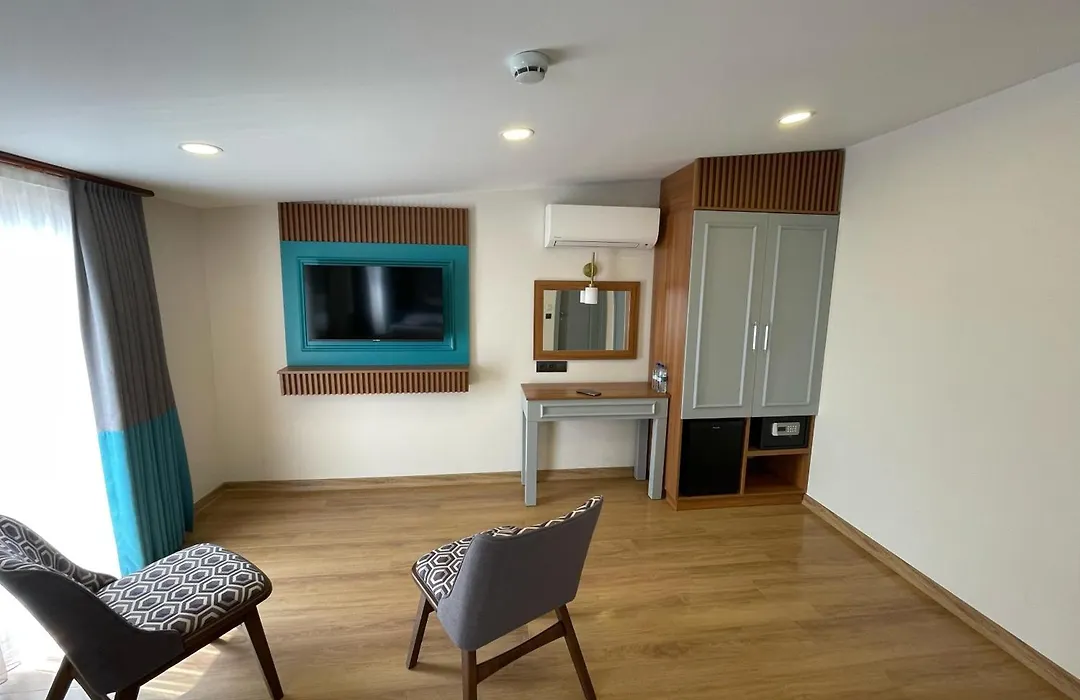 Lynda Hotel-1