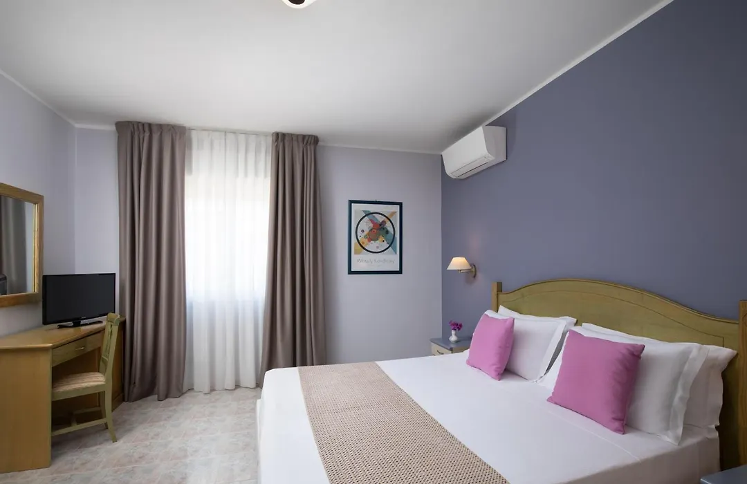 Hotel Rosa Dei Venti-1