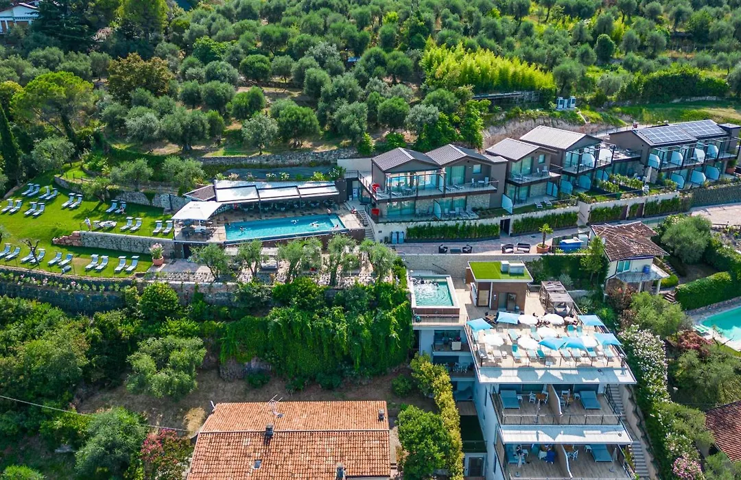 Sky View Garda Lake By Hotel Galvani-1