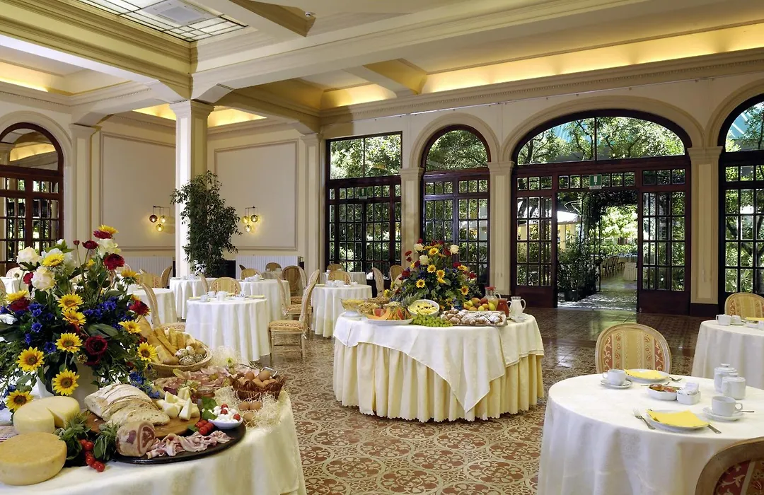 Grand Hotel Royal-1
