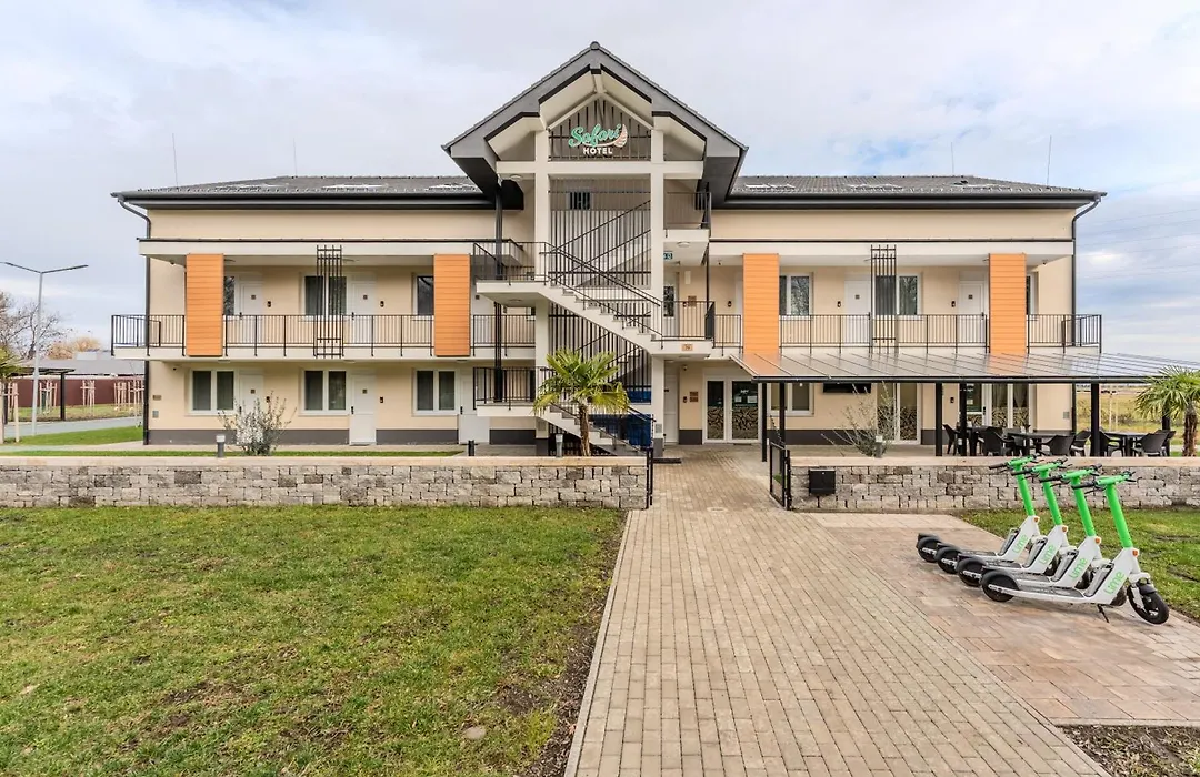 Safari Hotel-1