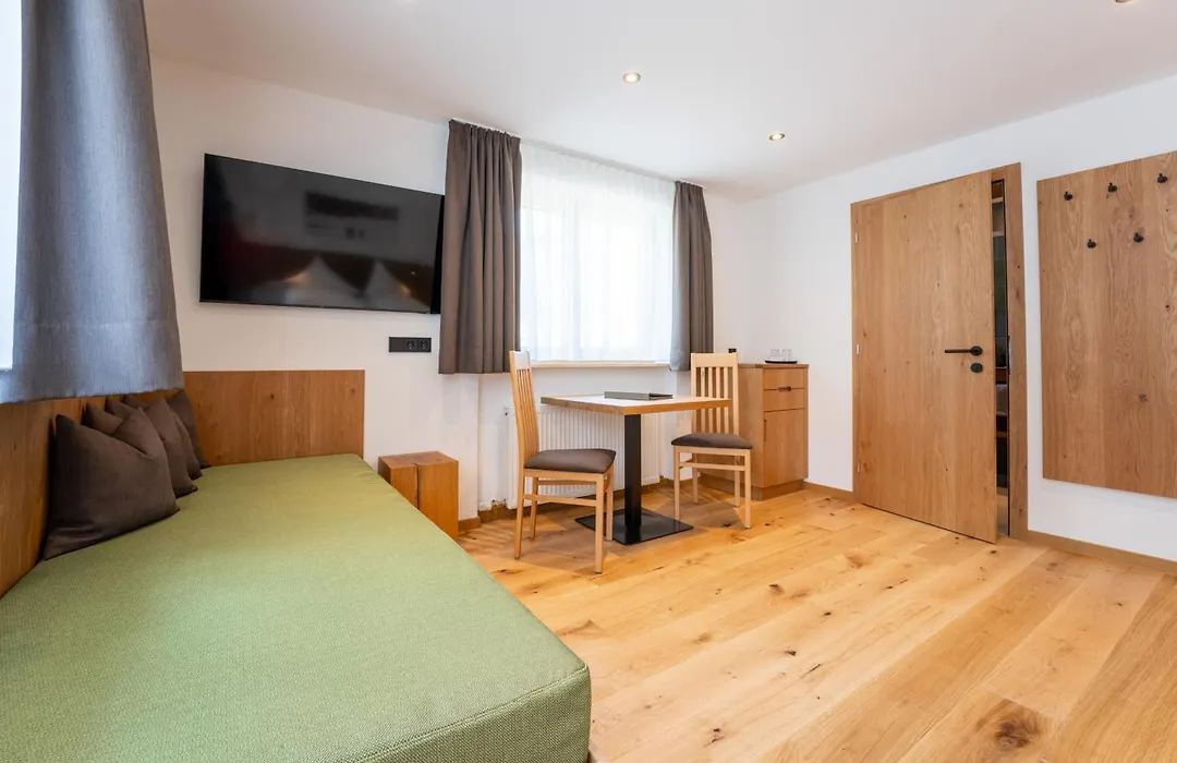 Hotel Garni Krumbach-1