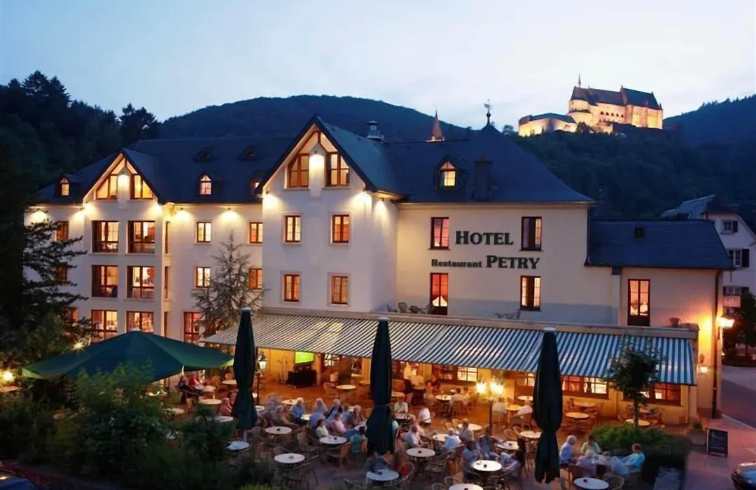 Logis Hotel-Restaurant Petry-1