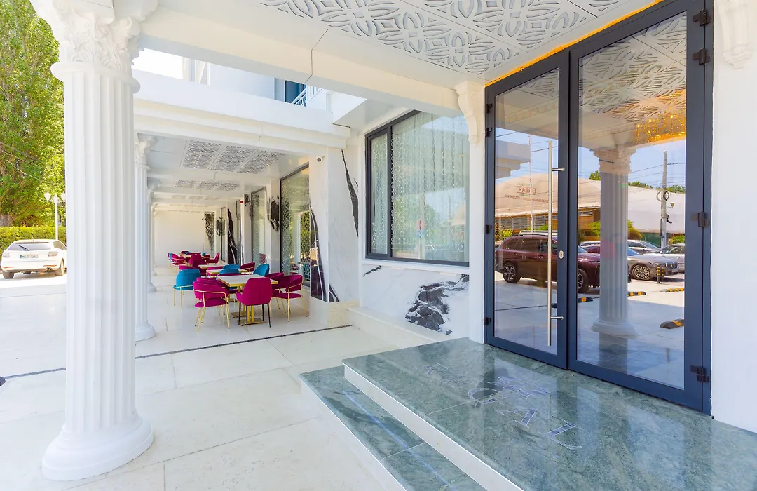 W Regal Boutique Hotel&Spa-1