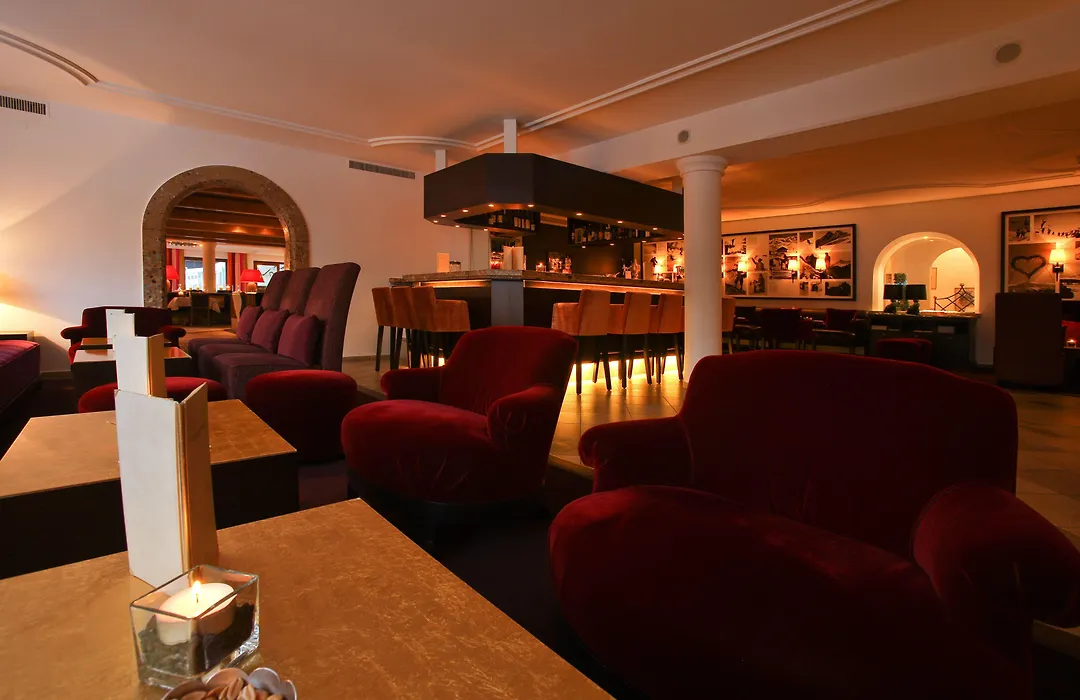 Hinterwies – Ski In / Lodge / Dine-1