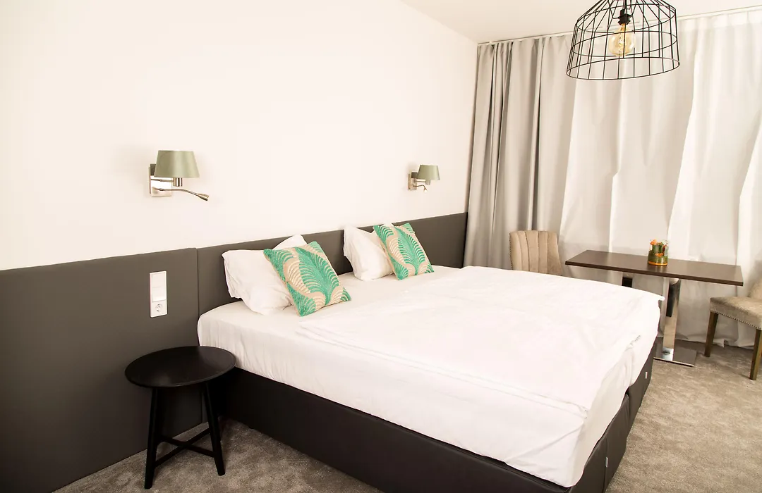 Metropol-Rooms-1