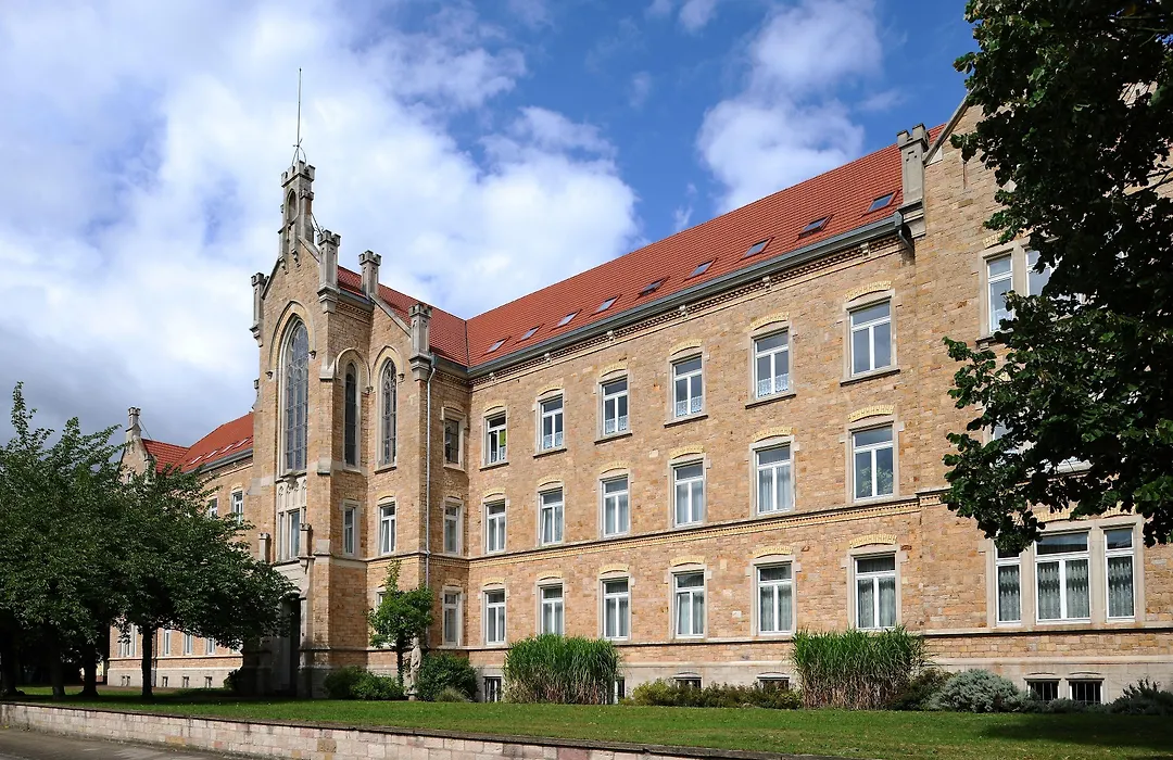 Bildungshaus St. Bernhard - Wohnen und Tagen-1