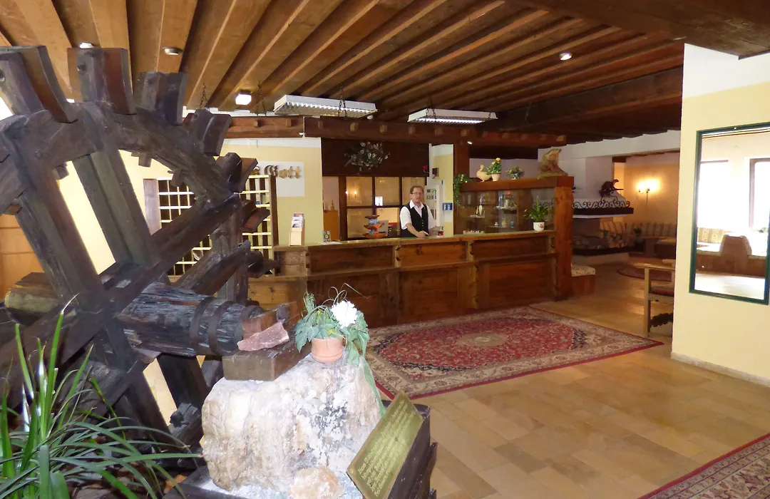 Appartementhaus Dachsteinblick mit Indoorpool und Sauna-1