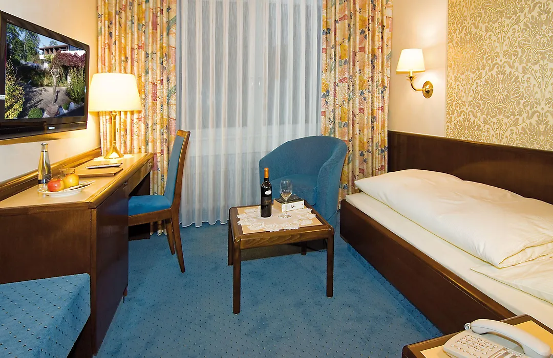 Burghotel-1
