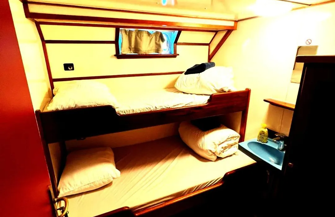 Amsterdam Hotelboat-1
