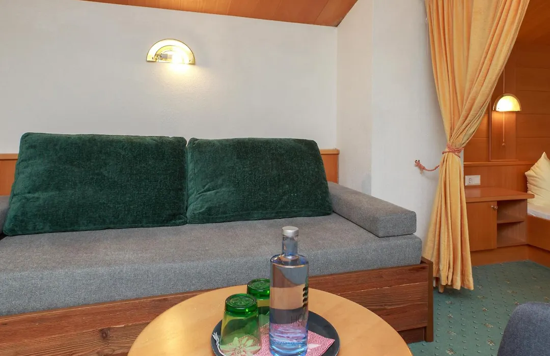 Hotel Edelweiss-1