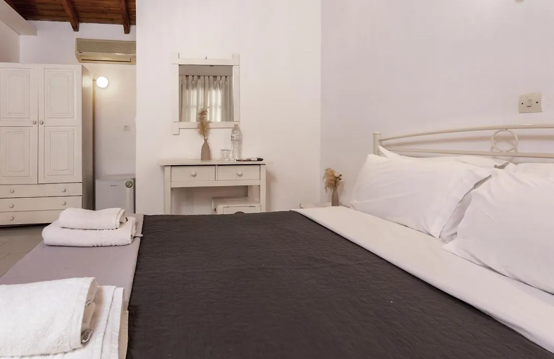 Wilde Rose Hotel-1