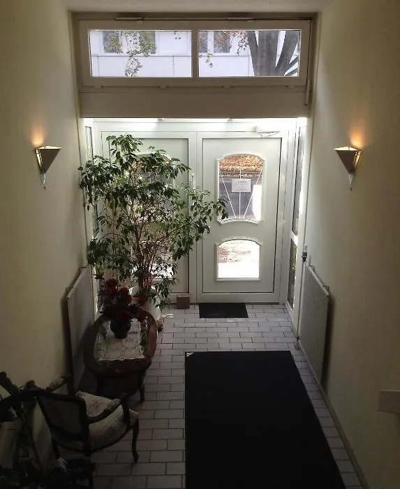 Hotel Zum Stresemann-1