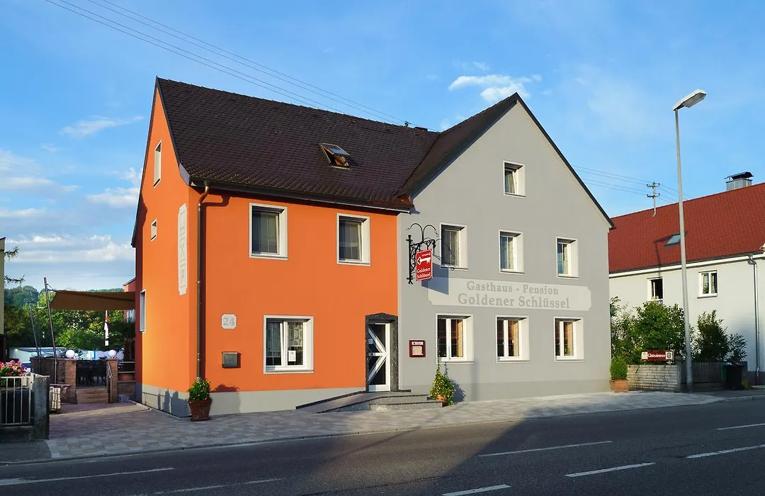 Goldener Schlüssel mit Gästehaus Sina-1