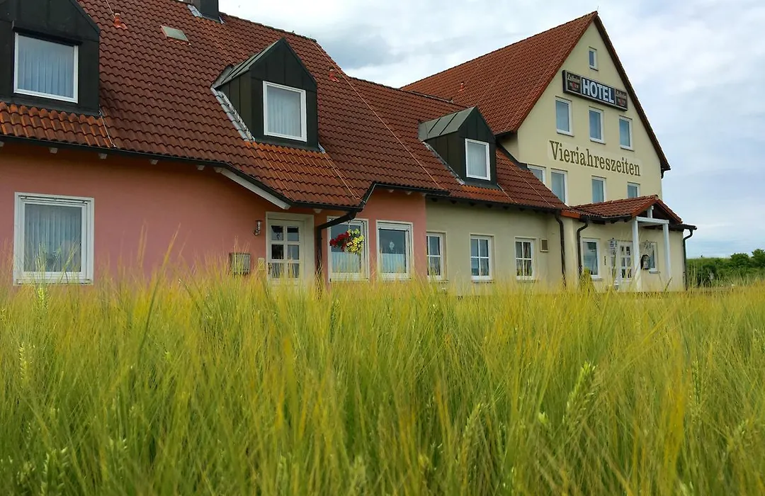 Hotel Garni Vierjahreszeiten-1