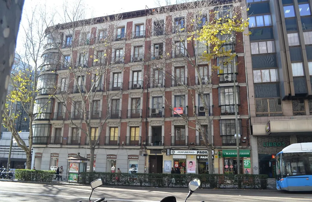 Hostal Overnight Madrid-1