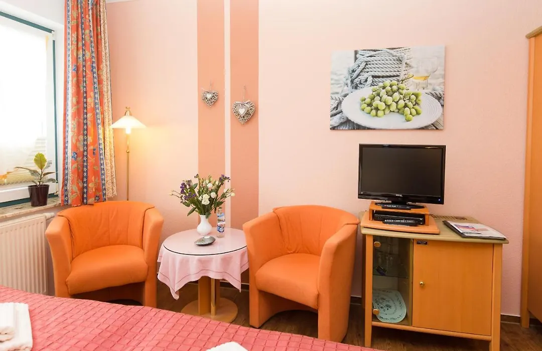 Hotel Garni Am Deich-1
