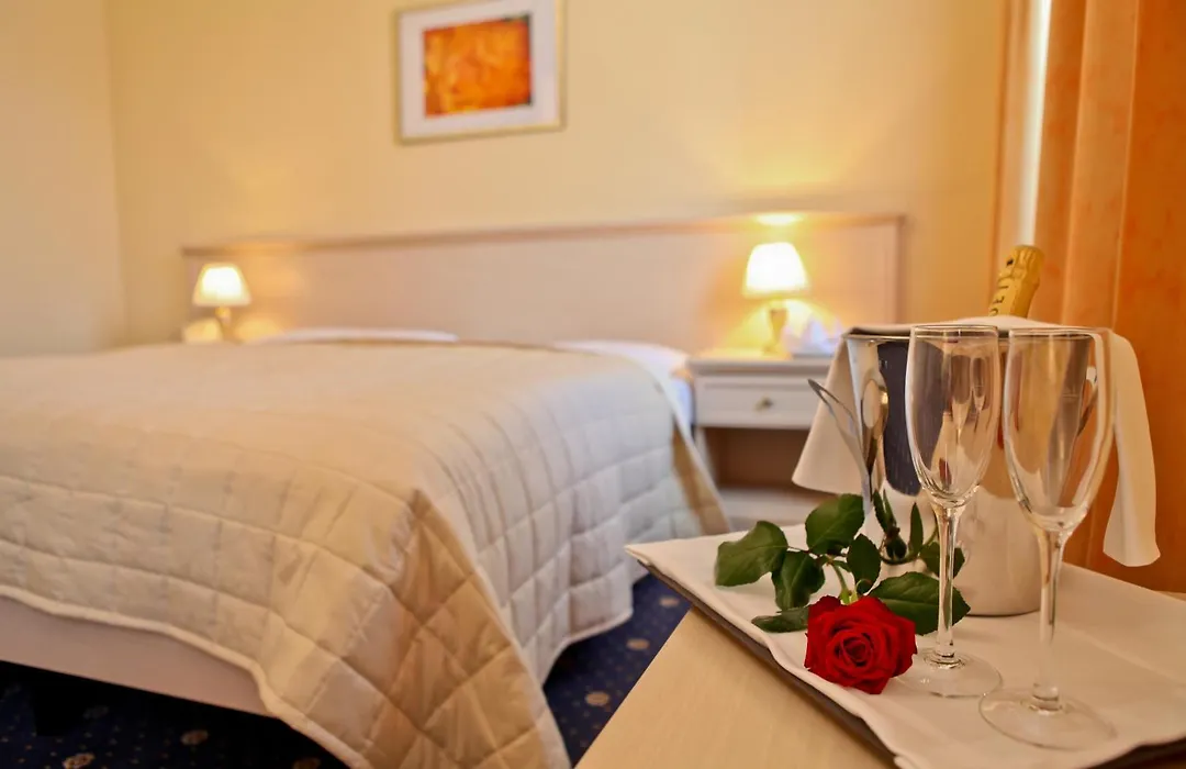 Hotel Schweizerhof-1