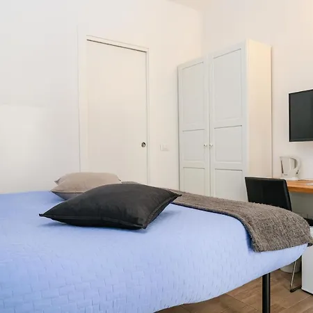 Lia Rooms-2