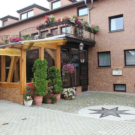 Hotel und Pension Am Burchardikloster-3